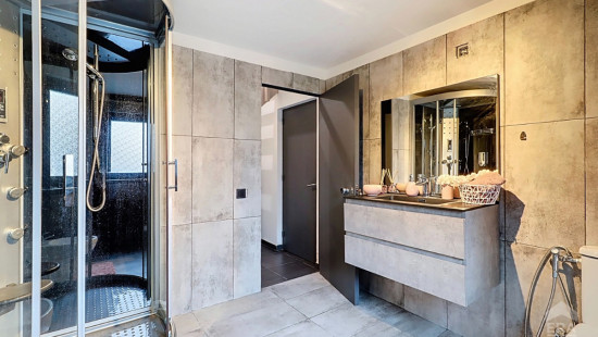 Avenue Prince Jérôme Bonaparte - 18 - - 1420