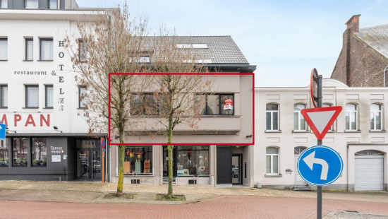 Markt - 27A - - 9140