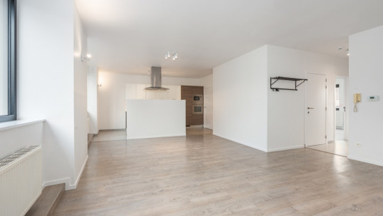 Markt - 27A - - 9140