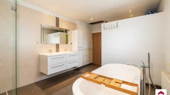 Essenestraat - 19 - - 1740