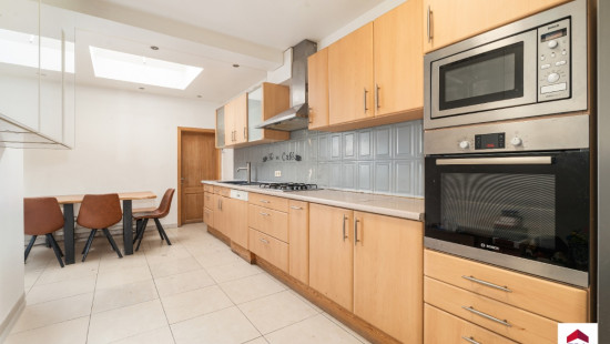 Essenestraat - 19 - - 1740