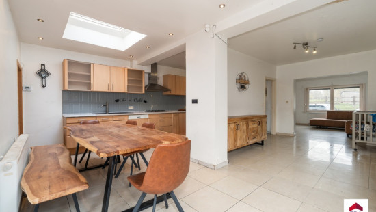 Essenestraat - 19 - - 1740