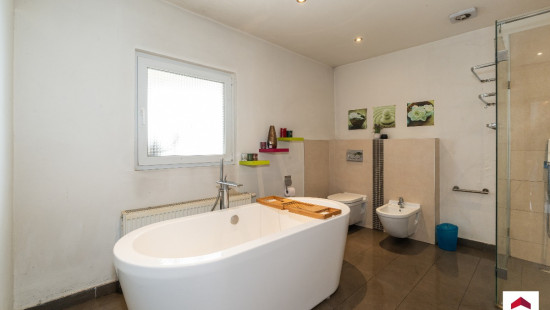 Essenestraat - 19 - - 1740