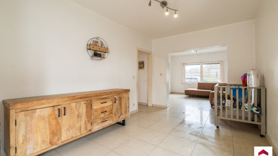 Essenestraat - 19 - - 1740