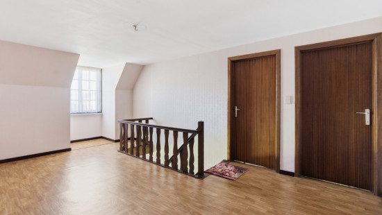 Burgweg - 24 - - 8647