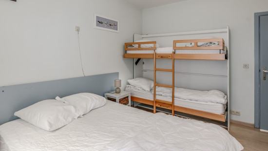 Zeedijk (Res. Memling) - 1 B - - 8620