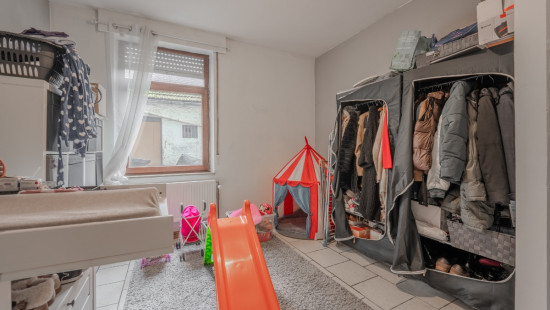 Rue Large Voie - 147 - 001 - 4040