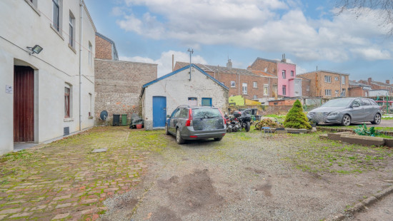 Rue Large Voie - 147 - 001 - 4040