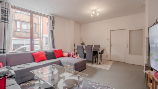 Rue Large Voie - 147 - 001 - 4040