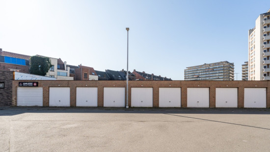 Stationsstraat - 1 - GARAGE 8 - 9200
