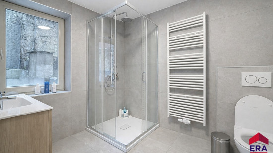 Avenue Reine Astrid - 64 - - 4500