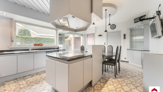 Statiestraat - 121 - - 8720