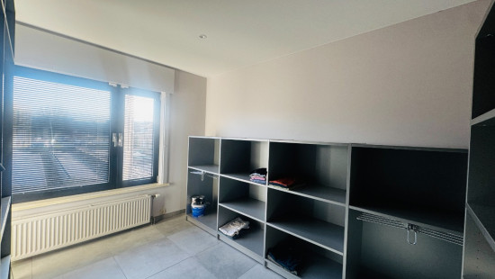 Stationsstraat - 98 - - 8880