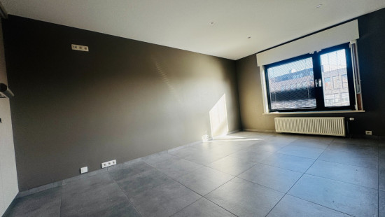 Stationsstraat - 98 - - 8880