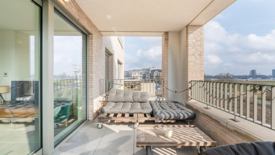 Leo J. Krynlaan - 27 - 202 - 2050