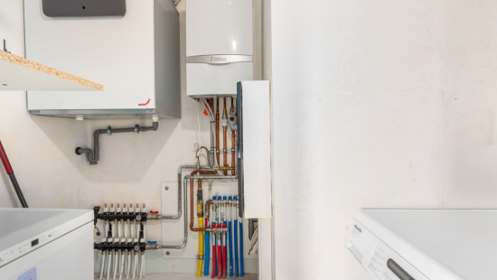 Leo J. Krynlaan - 27 - 202 - 2050