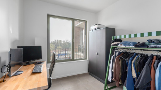 Leo J. Krynlaan - 27 - 202 - 2050