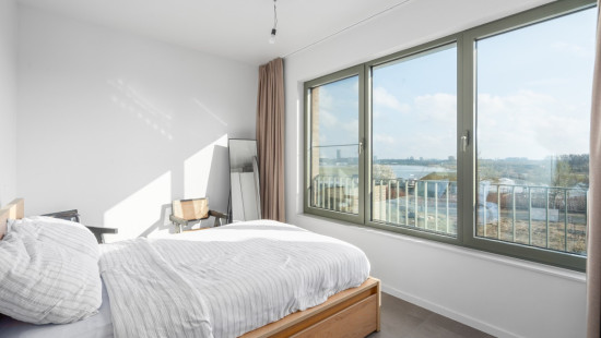 Leo J. Krynlaan - 27 - 202 - 2050