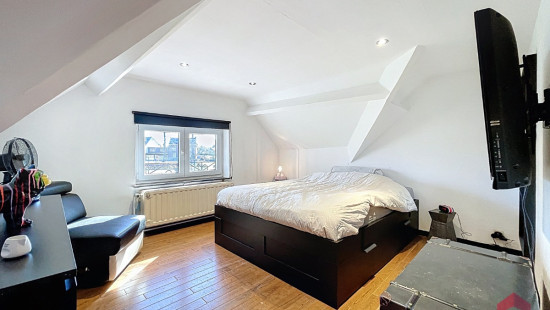 Place Félix Moinil - 269 - - 5300