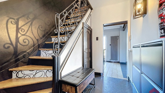 Place Félix Moinil - 269 - - 5300