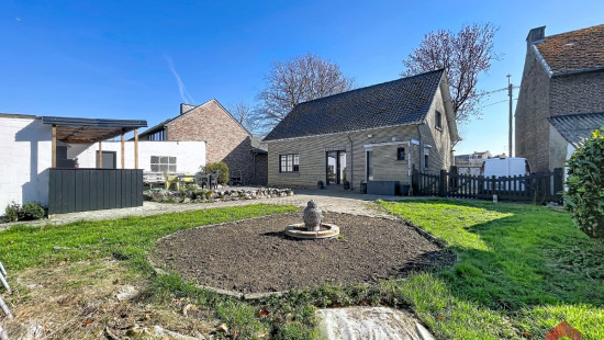 Place Félix Moinil - 269 - - 5300