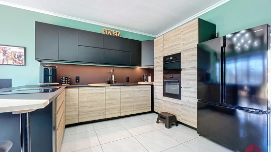 Place Félix Moinil - 269 - - 5300