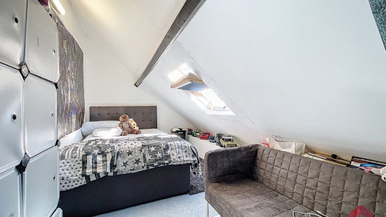 Place Félix Moinil - 269 - - 5300