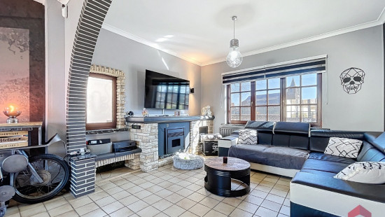 Place Félix Moinil - 269 - - 5300