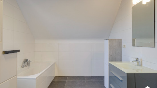 Vliegveldlaan - 1 - 2 - 3990