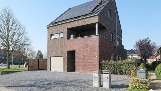 Vliegveldlaan - 1 - 2 - 3990