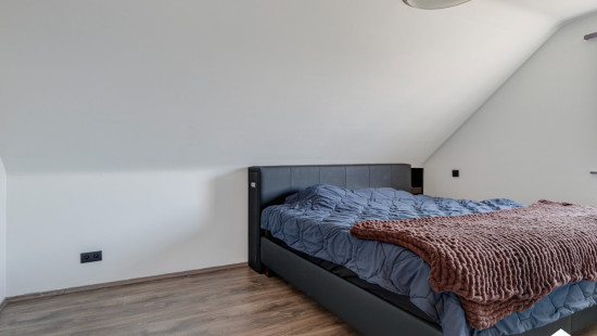 Vliegveldlaan - 1 - 2 - 3990