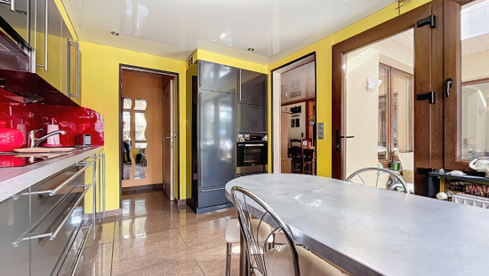 Rue Bairoua - 93 - - 4000