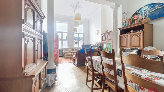 Place des Tilleuls - 49 - REZ AVANT - 5300