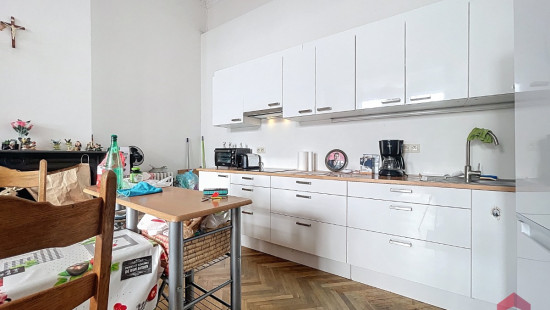 Place des Tilleuls - 49 - REZ AVANT - 5300