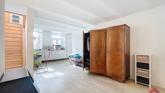 Place des Tilleuls - 49 - REZ AVANT - 5300