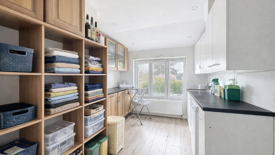 Avenue de la Croix-Rouge - 5 - - 4500