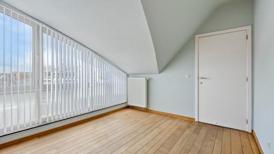 Markt - 54 - F - 2440