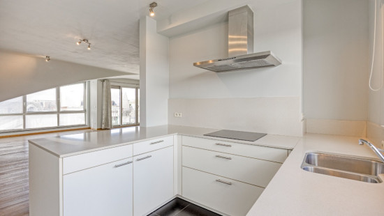 Markt - 54 - F - 2440