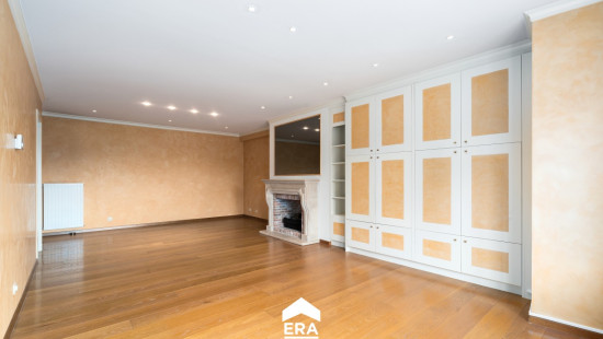 Markt - 4 - 4 - 9900