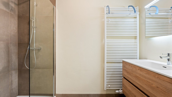 Dries - 13 - Bus 001 - 9170