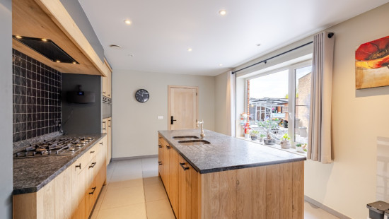 Stationsstraat - 18 - - 9961