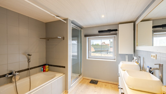 Stationsstraat - 18 - - 9961