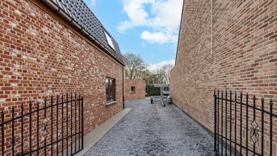 Stationsstraat - 18 - - 9961