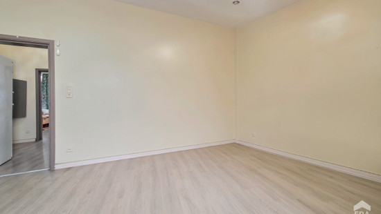 Rue Longue Vie - 34 - - 1050