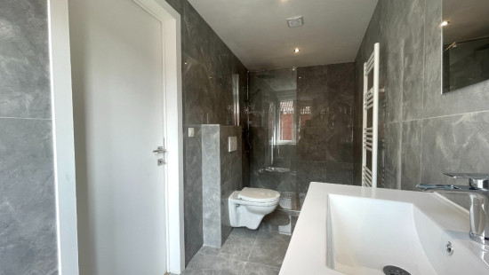 Stationsstraat - 58 - - 8880