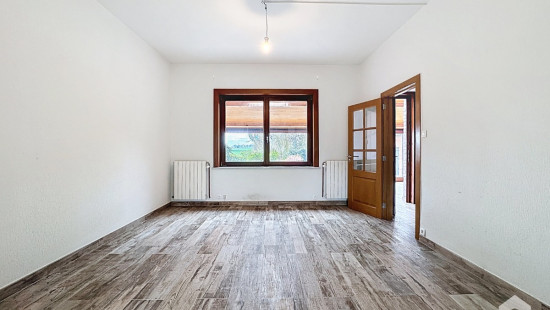 Rue Adolphe Debienne - 21 - - 6210