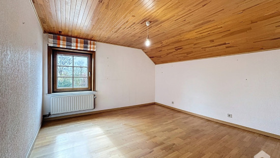 Rue Adolphe Debienne - 21 - - 6210