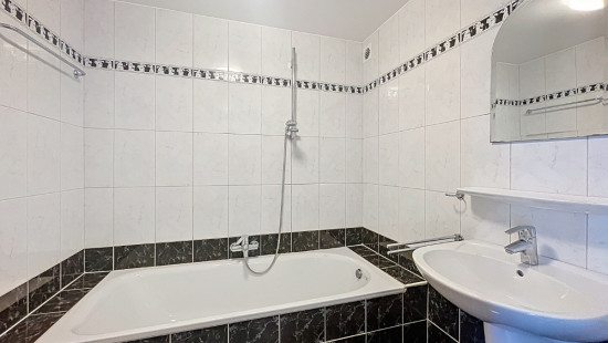 Rue de Bologne - 19 - - 6720