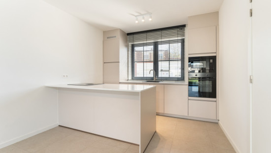 Stationsstraat - 62B - - 8540