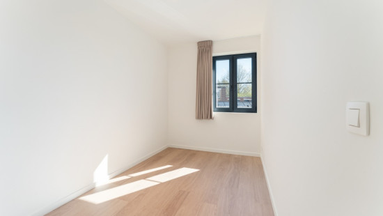 Stationsstraat - 62B - - 8540